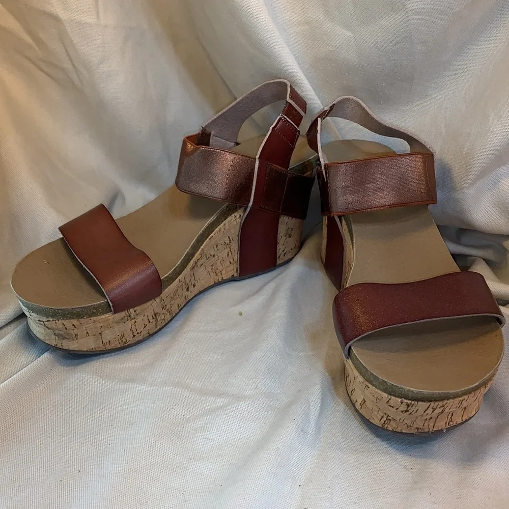 Corkys almost NEW cork wedge sandals